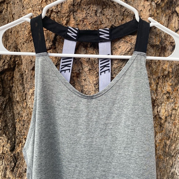 Nike grey workout top - Picture 3 of 8